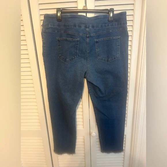 Ruby Rd.Medium Blue Ankle Jeans - Picture 2 of 7